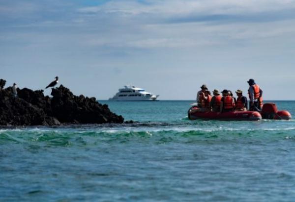 EXPLORACIONES EN CRUCEROS SARO TOURS GALÁPAGOS SATGAL S.A.